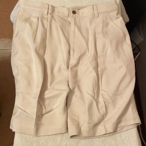 Tommy Bahama Pleated Short Size 33